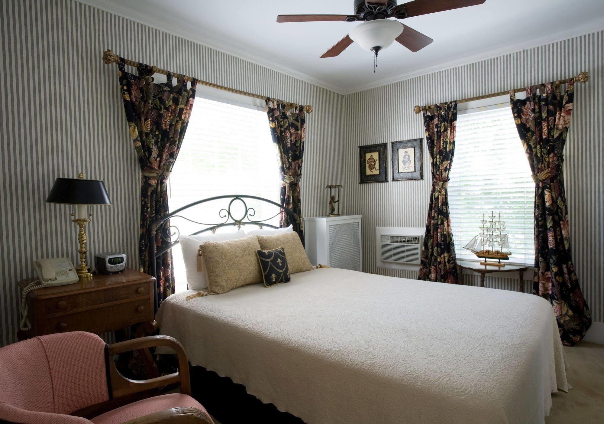 Maplewood Hotel Saugatuck Extérieur photo