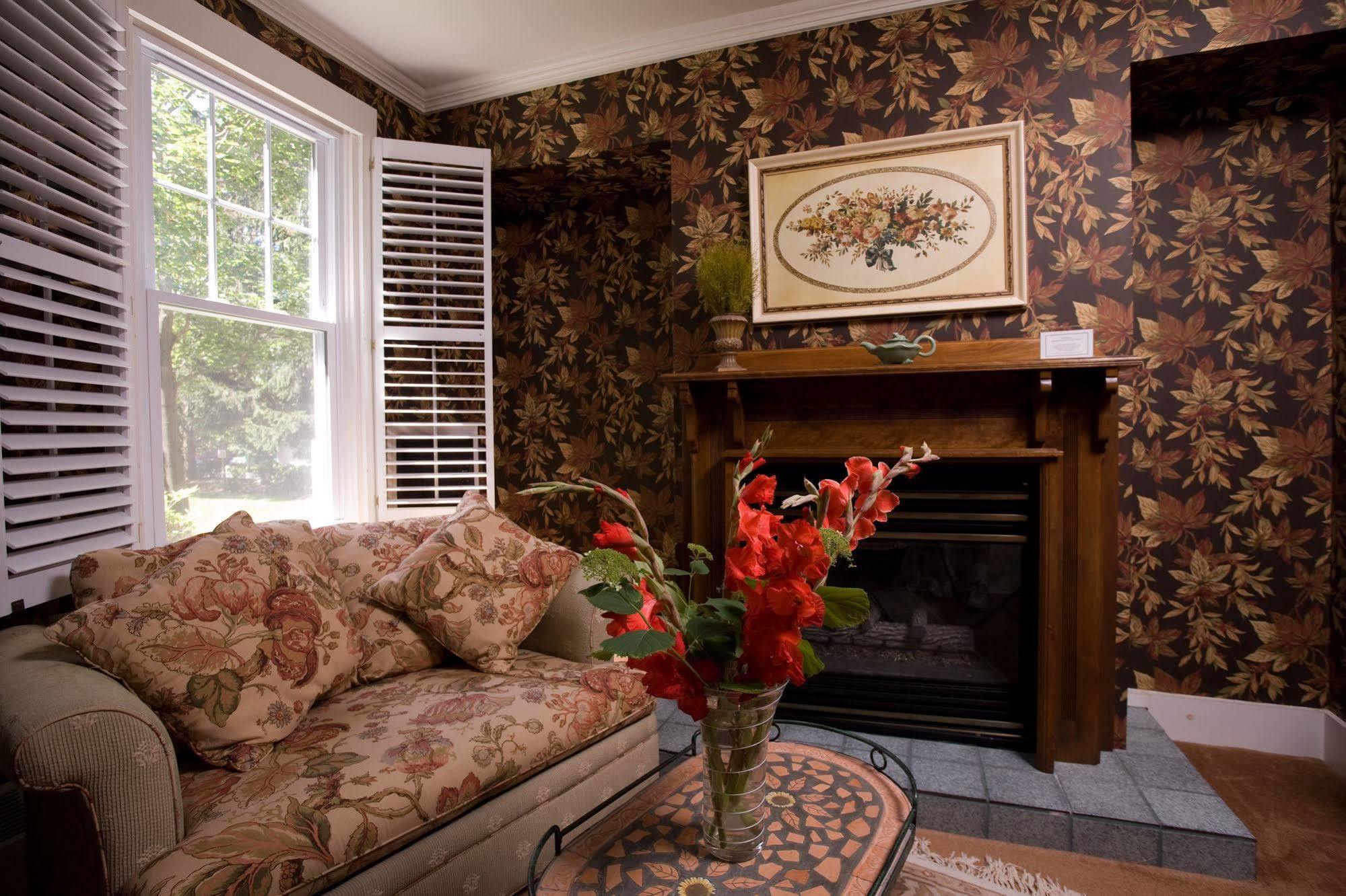 Maplewood Hotel Saugatuck Extérieur photo